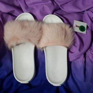 Ugg fuzzy slides